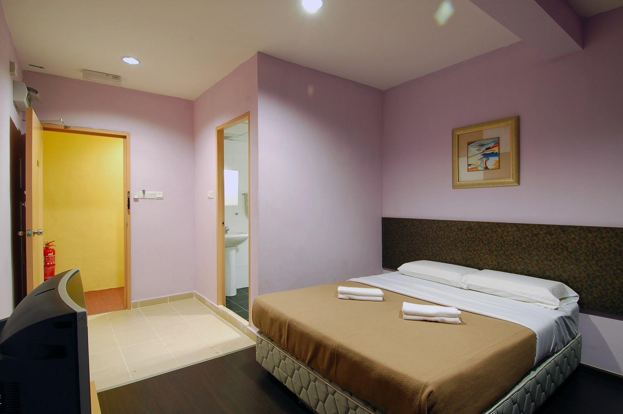 Aristo Hotel Putatan 亞庇 外观 照片