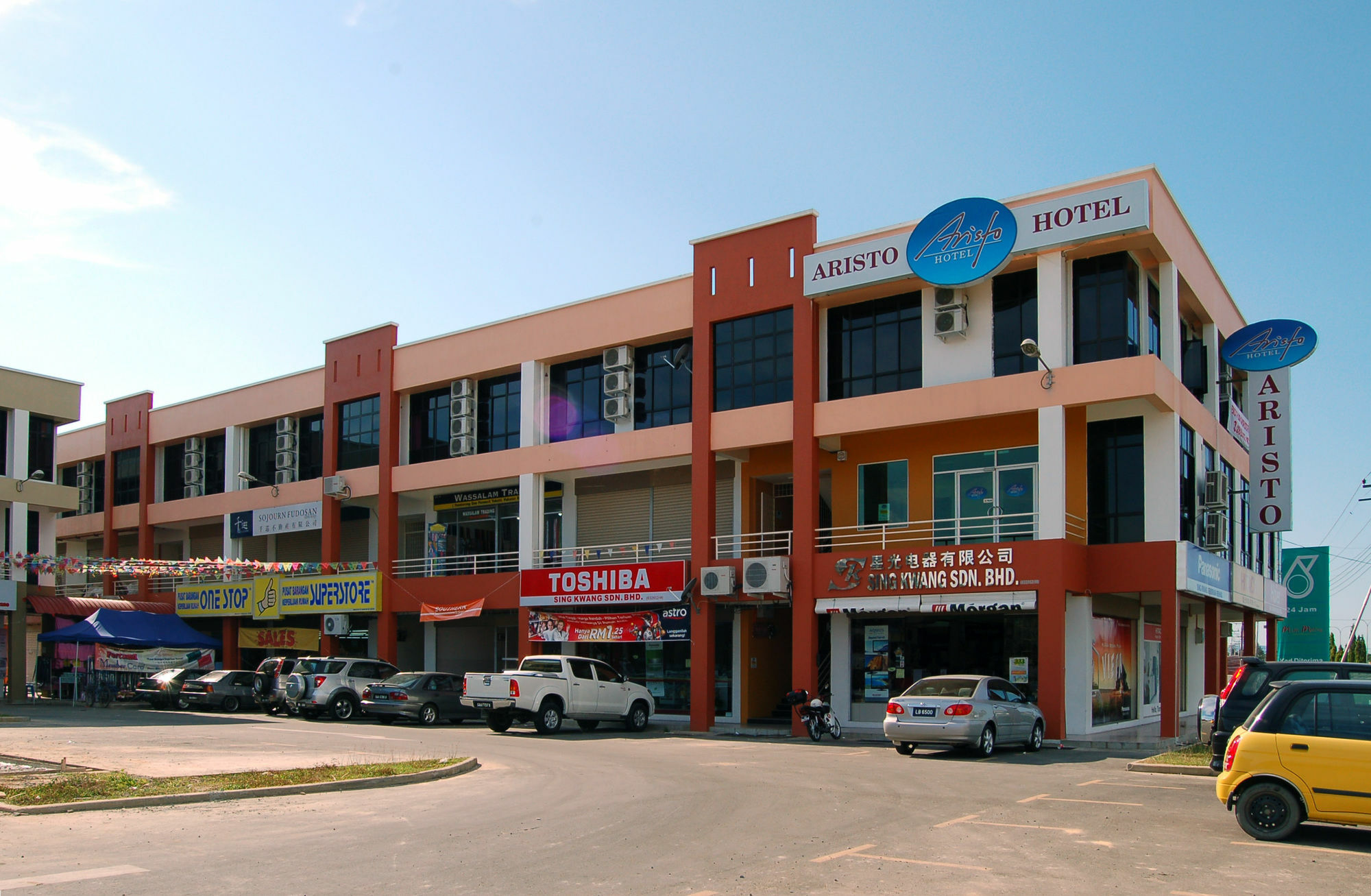 Aristo Hotel Putatan 亞庇 外观 照片